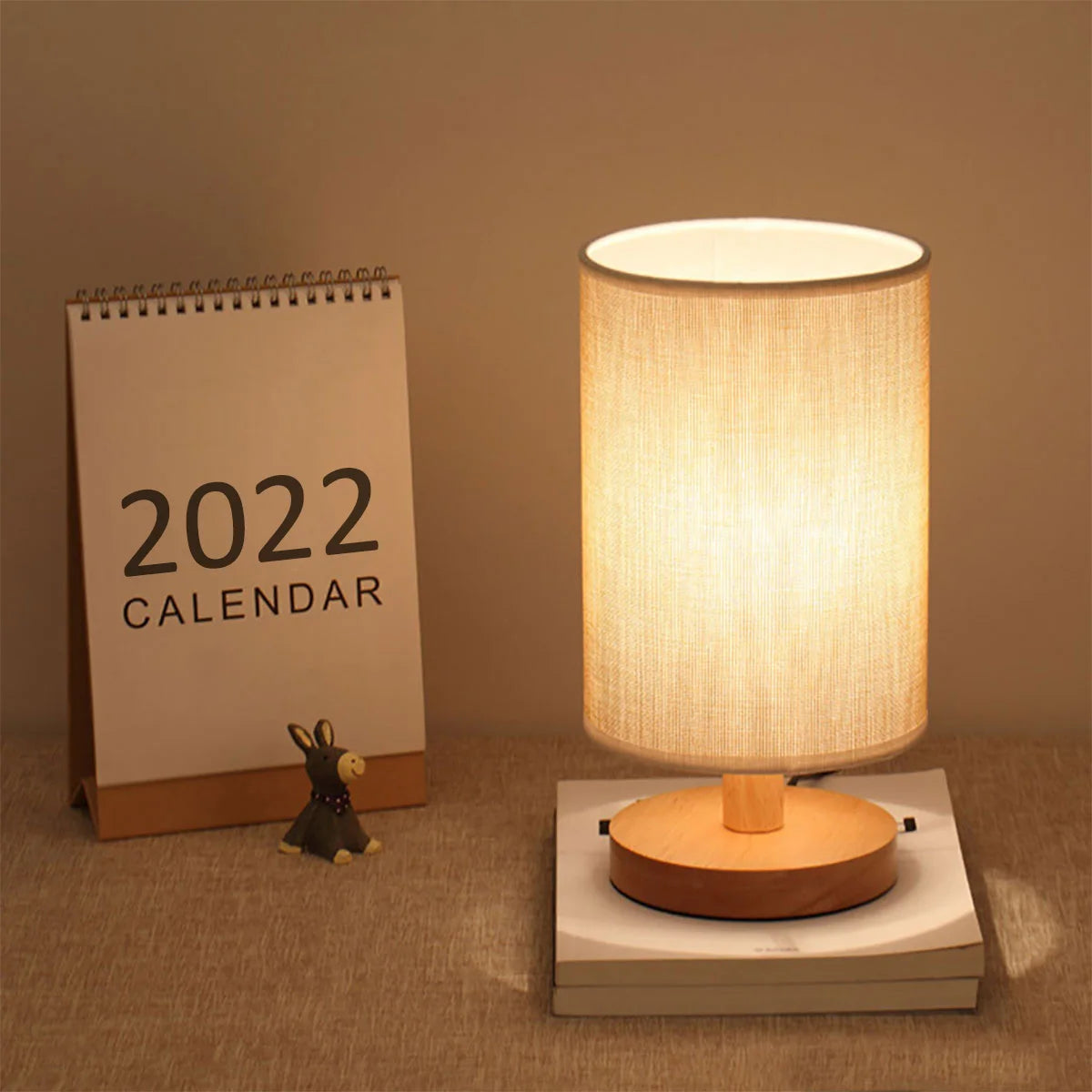 USB Bedside Lamp Night Lights Table Lamp for Bedroom Wooden Desk Lamp Bedside Night Light with Cylinder Lamp Shade Home Decor