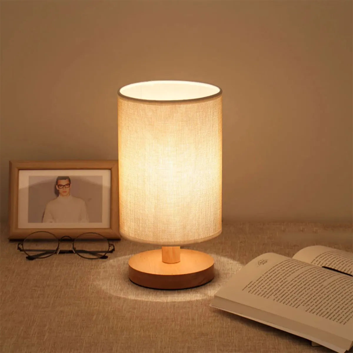 USB Bedside Lamp Night Lights Table Lamp for Bedroom Wooden Desk Lamp Bedside Night Light with Cylinder Lamp Shade Home Decor